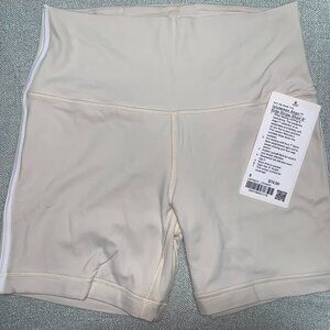 lululemon NWT Alig HR Side-Stripe Short 6" Light Ivory/White size 8
